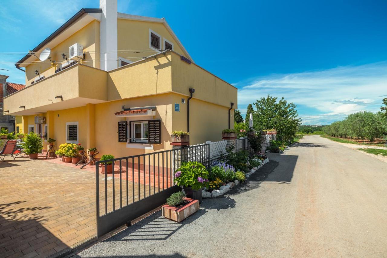 Apartments Basarinka Porec Exterior photo