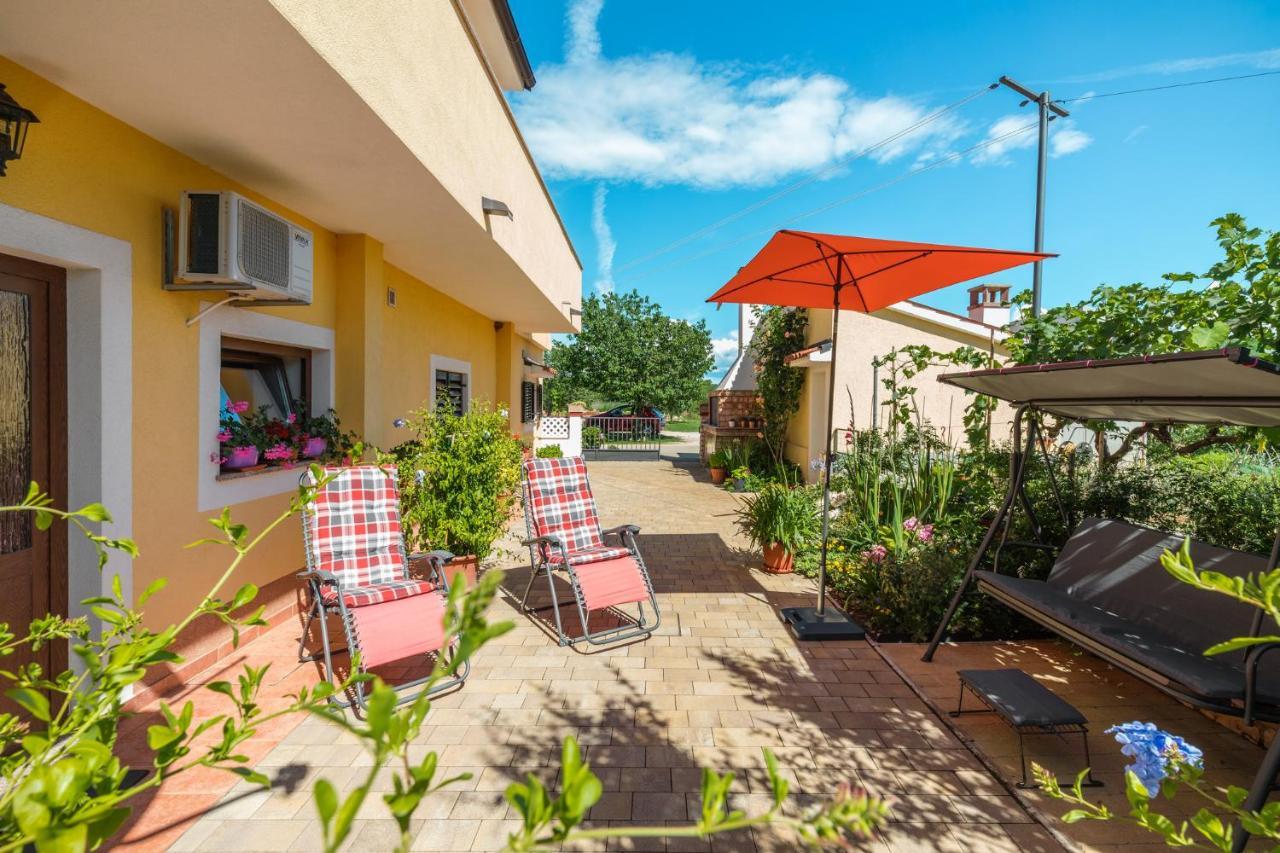 Apartments Basarinka Porec Exterior photo