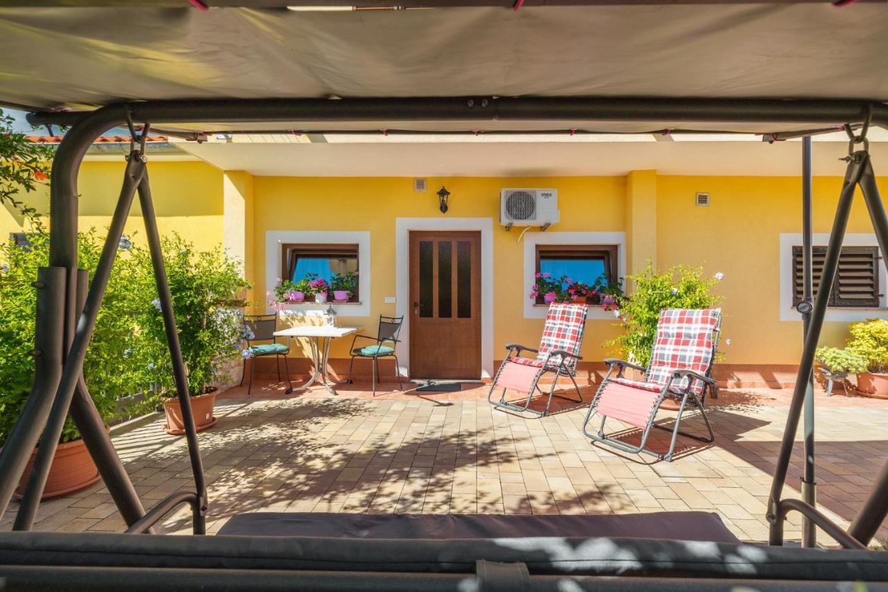 Apartments Basarinka Porec Exterior photo