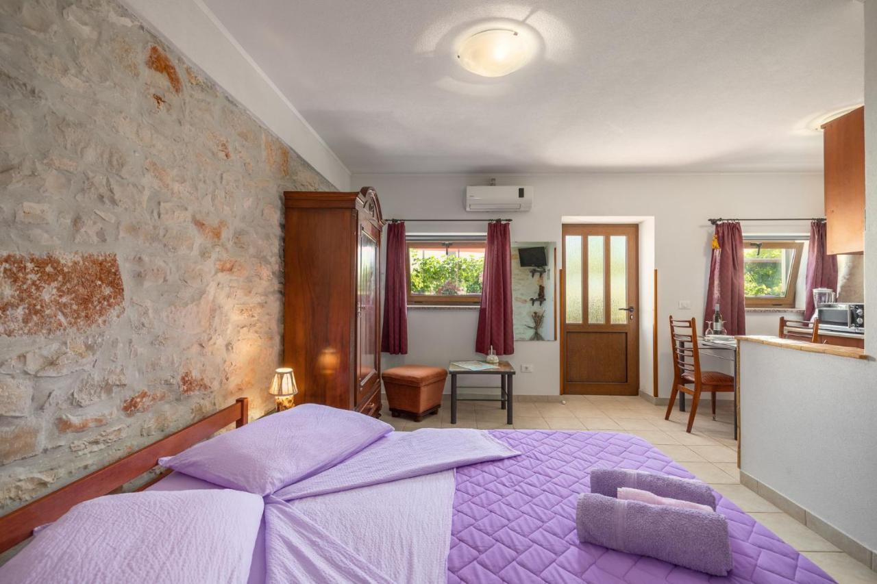 Apartments Basarinka Porec Exterior photo